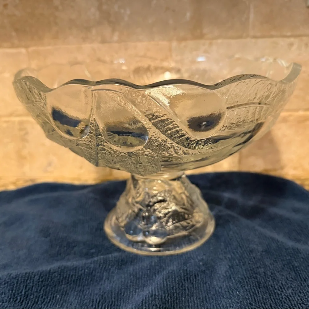 Vintage Teleflora 1985 Pedestal Compote Clear Fruit Bowl Pears & Leaf Pattern.